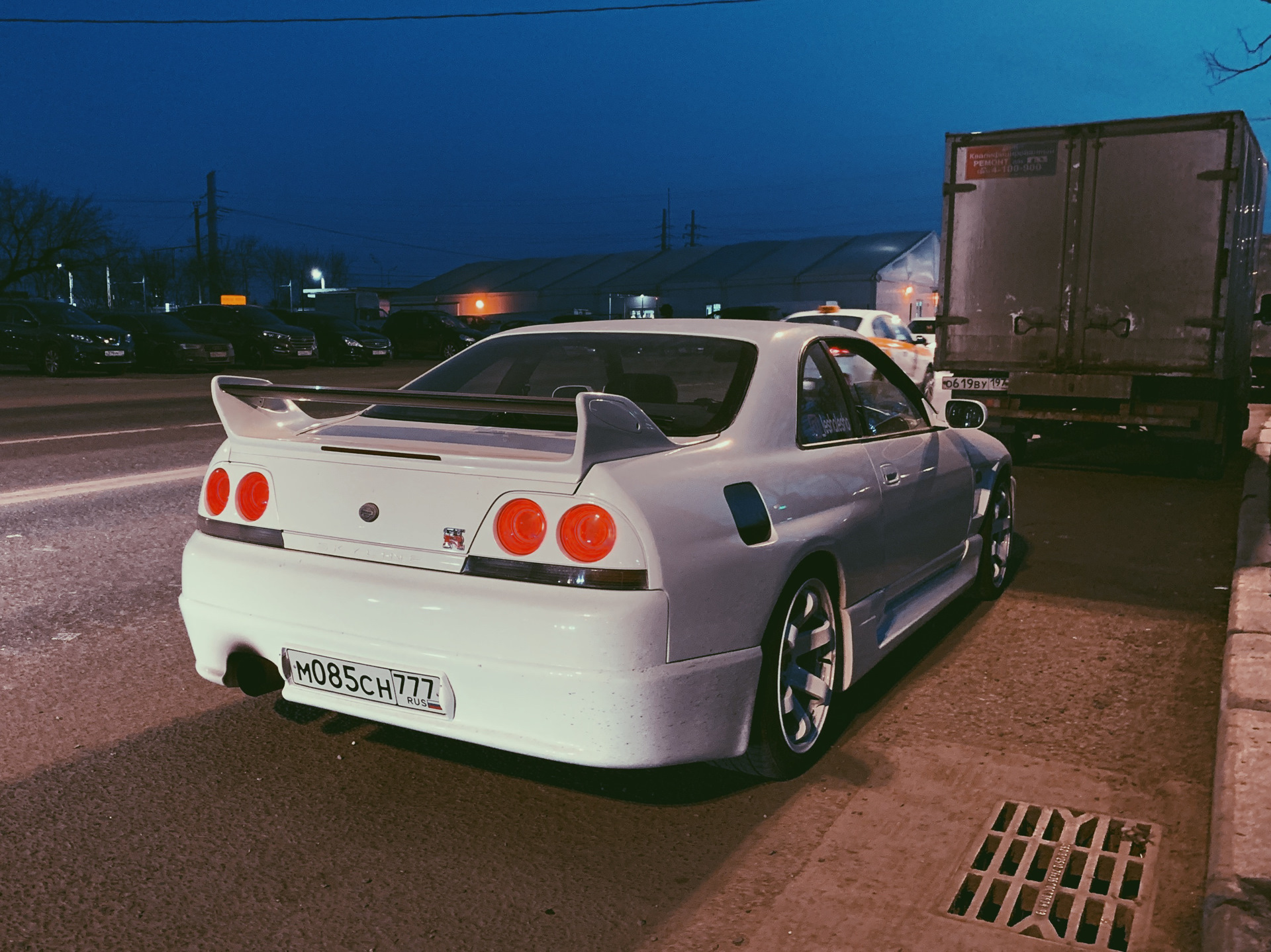 Nissan Skyline r33 черный