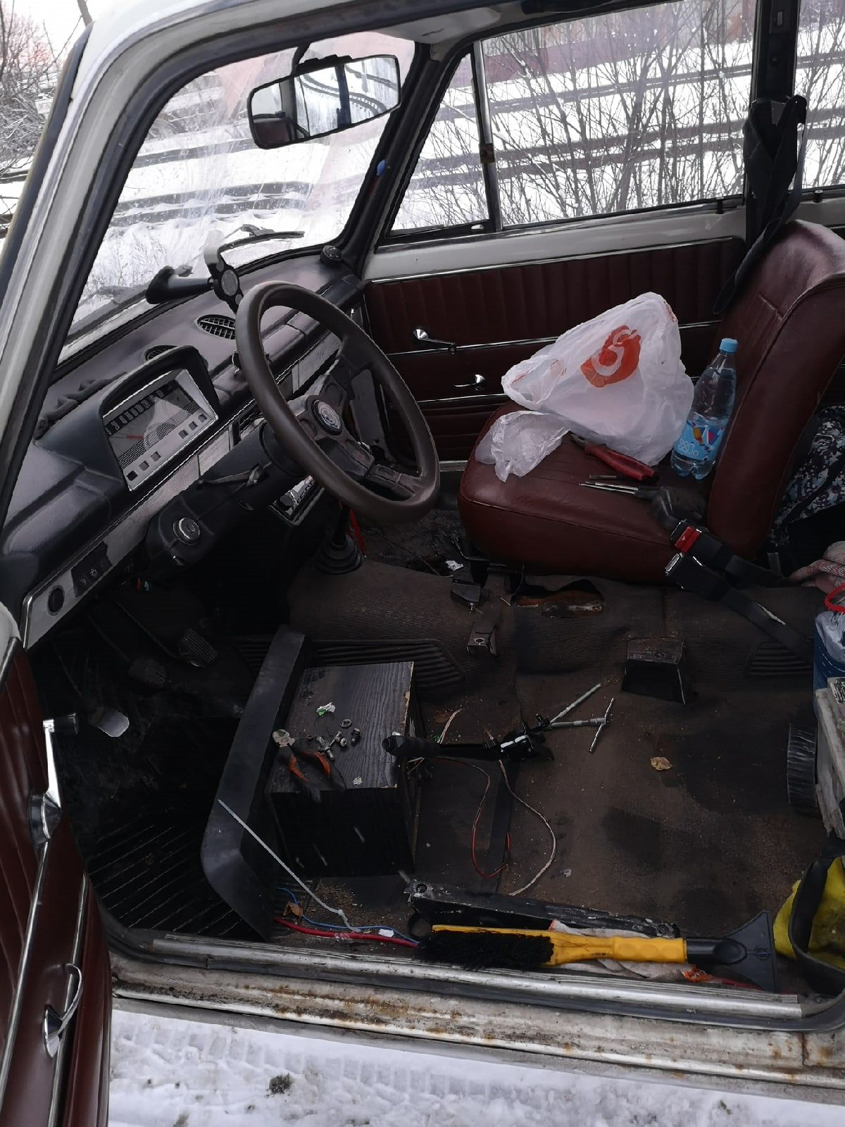 Замена рычага стояночного тормоза и замена масла в кпп и редукторе ...