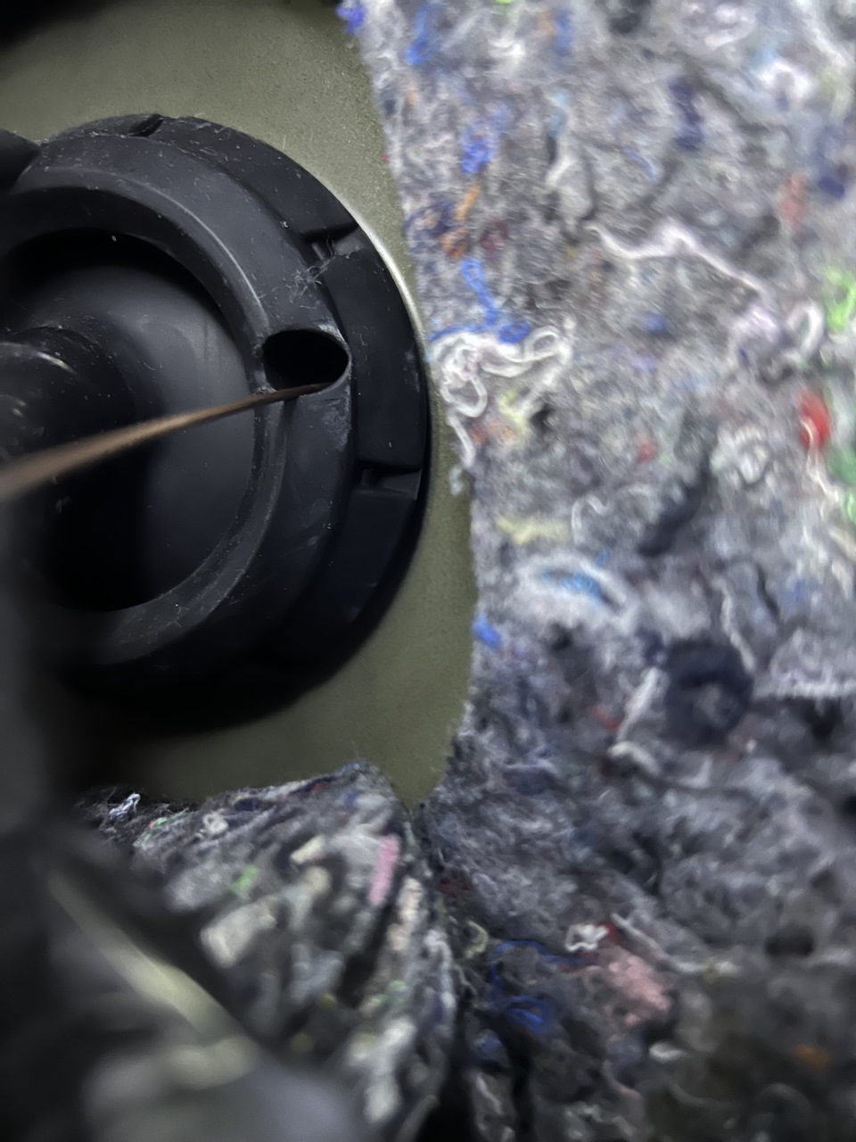 Что это так бумкнуло? Установка подседельного сабвуфера. — Toyota RAV4 ...