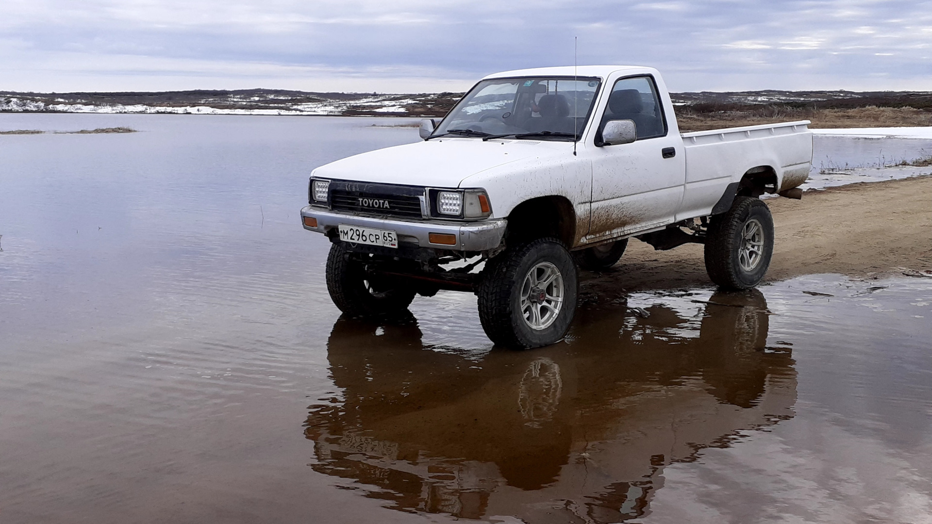 toyota hilux 1990