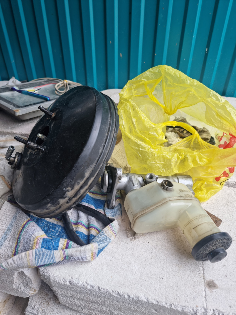 Замена ГТЦ и вакуумника на контракт — Toyota Corona (T190), 1,8 л, 1994 ...