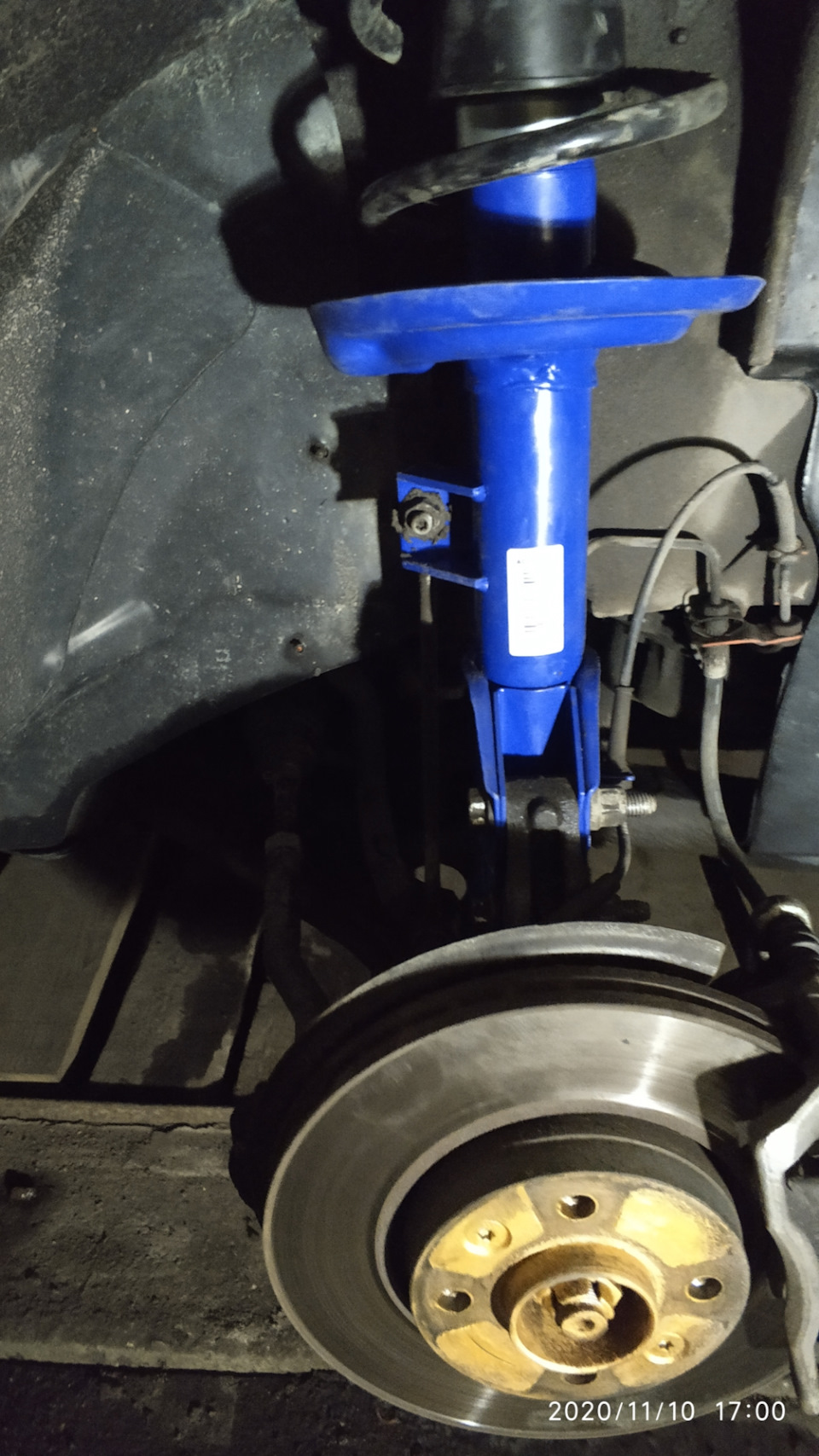 И вторая — Lada Vesta SW Cross (1G)