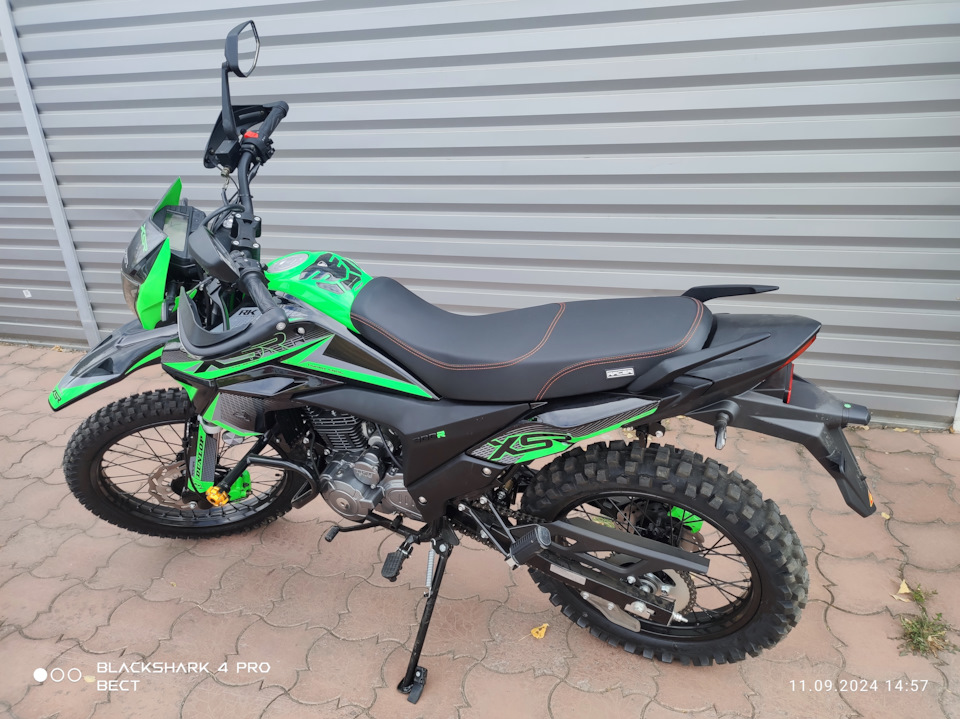 シュウイチ　r3 r8 AKRAPOVIC (アクラポビッチ) レーシングライン (カーボン) フル