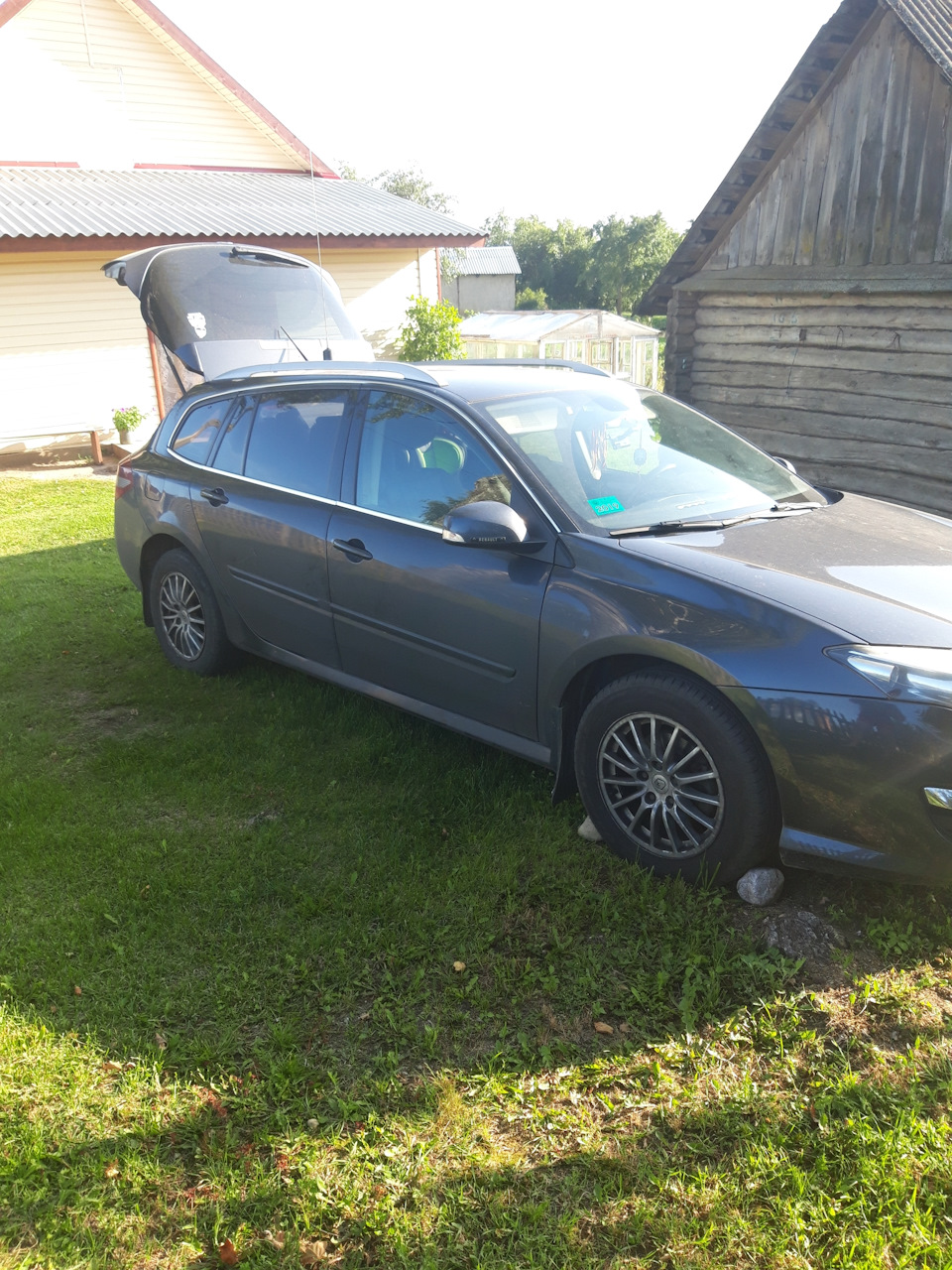 Замена тормозных колодок Лагуна 3 — Renault Laguna III, 1,5 л, 2010 ...