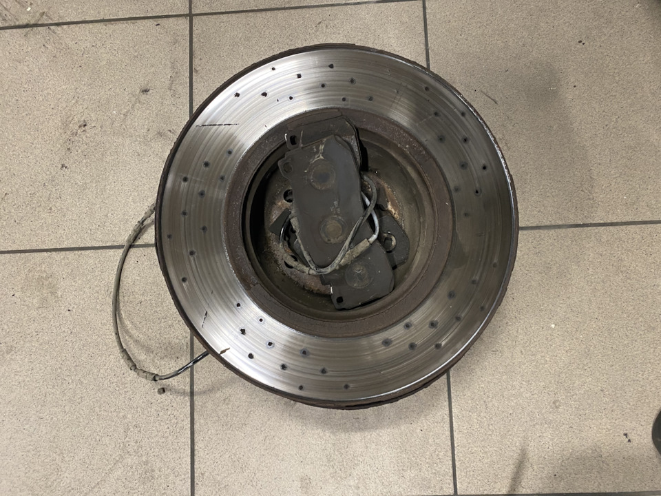 Замена тормозных дисков, колодок, ТЖ — BMW 1 series Coupe (E82), 3 л ...