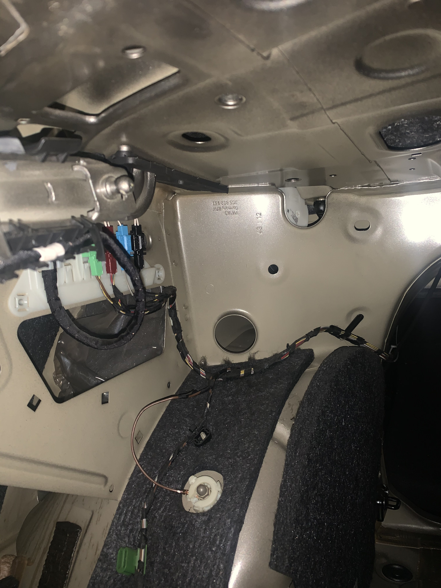 Аморты багажника — Volkswagen Passat B7, 1,8 л, 2012 года | расходники ...