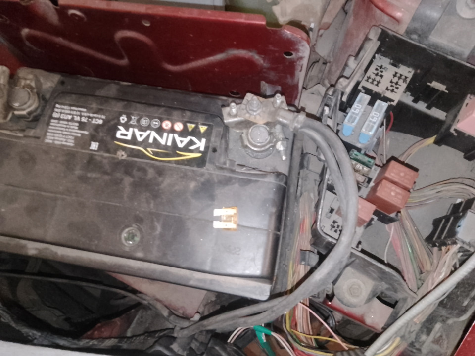 Перепутал полюса. Ха-ха-ха! — Renault Logan (1G), 1,6 л, 2009 года ...