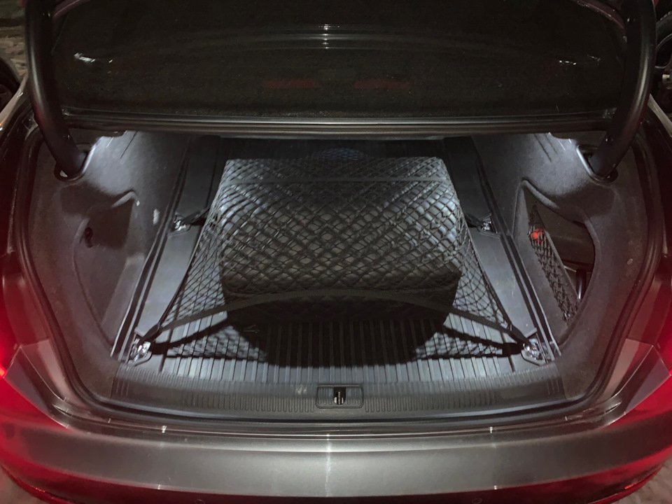 Подсветка багажного отделения — Audi A4 (B9), 2 л, 2018 года ...