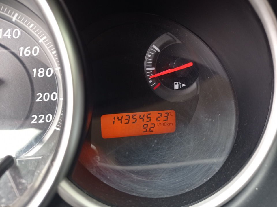 Замена моторного масла Takayama — Nissan Tiida (1G), 1,6 л, 2012 года ...