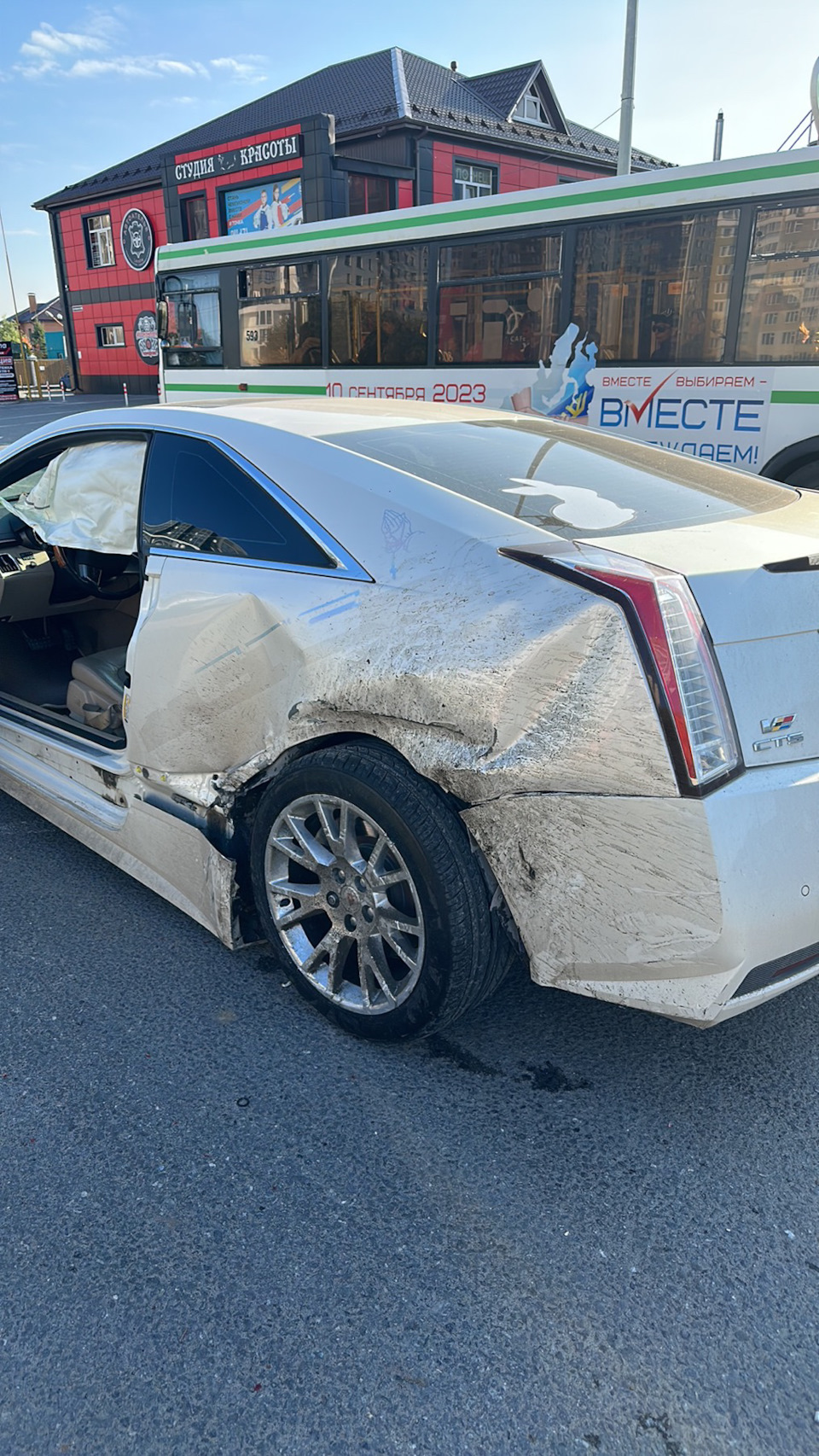 Печаль 😞😞😞😞 ребята смотрите по зеркалам! — Cadillac CTS Coupe, 3,6 л,  2011 года | ДТП | DRIVE2