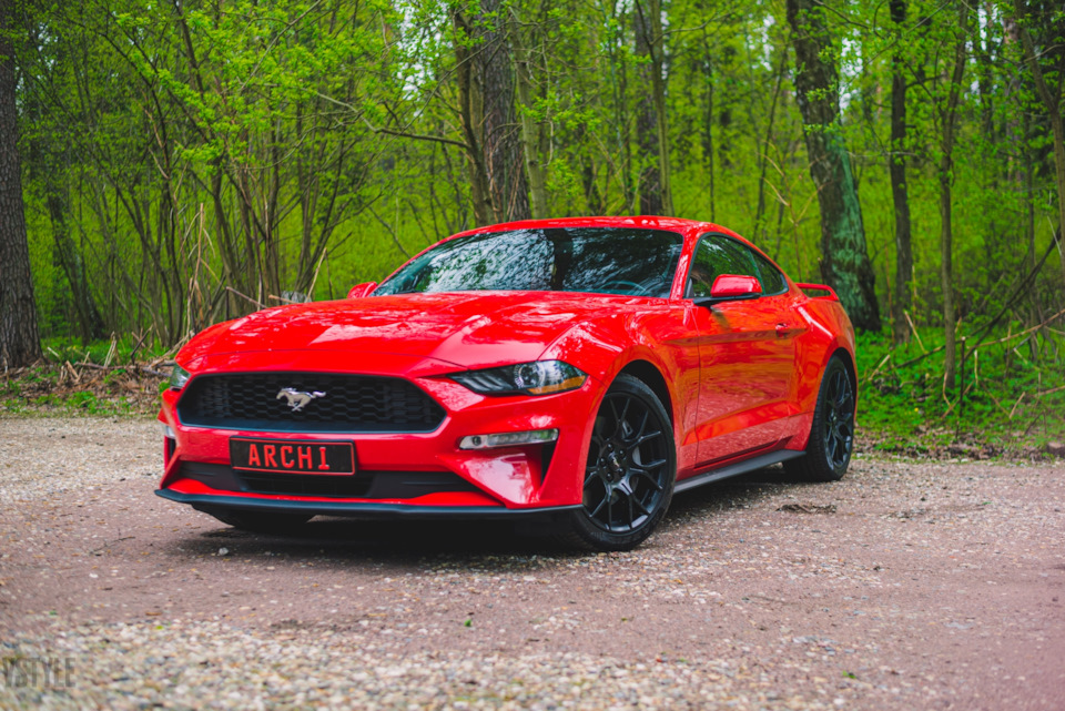 Ford Mustang vi r19