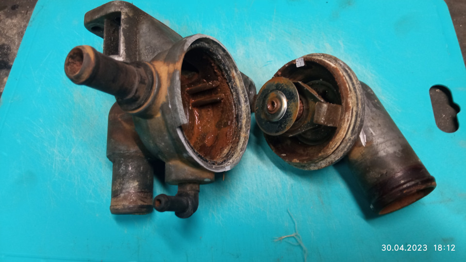 Что внутри "родного" термостата — Chrysler Voyager (4G), 2,5 л, 2003 ...