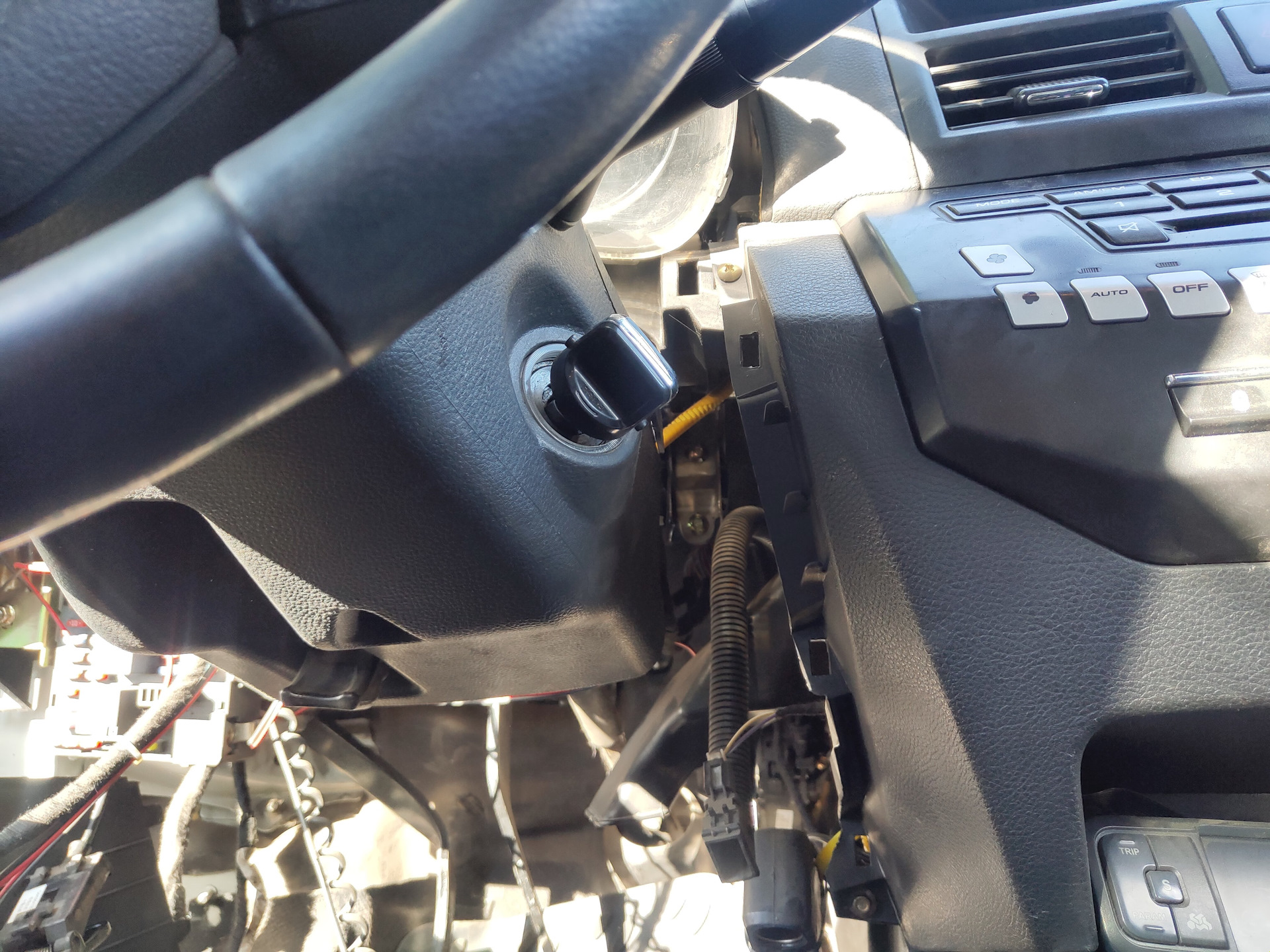 Launch X431-Lifan Cebrium-BCM, Ключи, "Магнитола" - Lifan 720, 1,8 л, 2014 года 