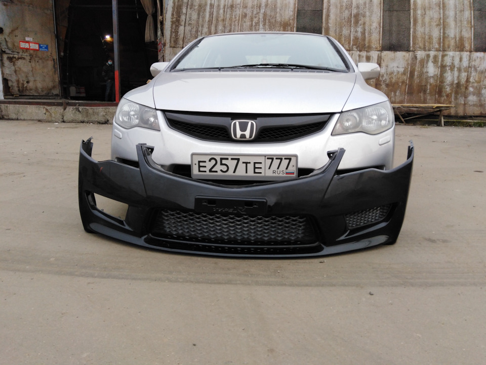 Civic бампер тюнинг Передний бампер Type R FD2 - Honda Civic 4D (8G), 1,8 л, 2009 года стайлинг DRIV