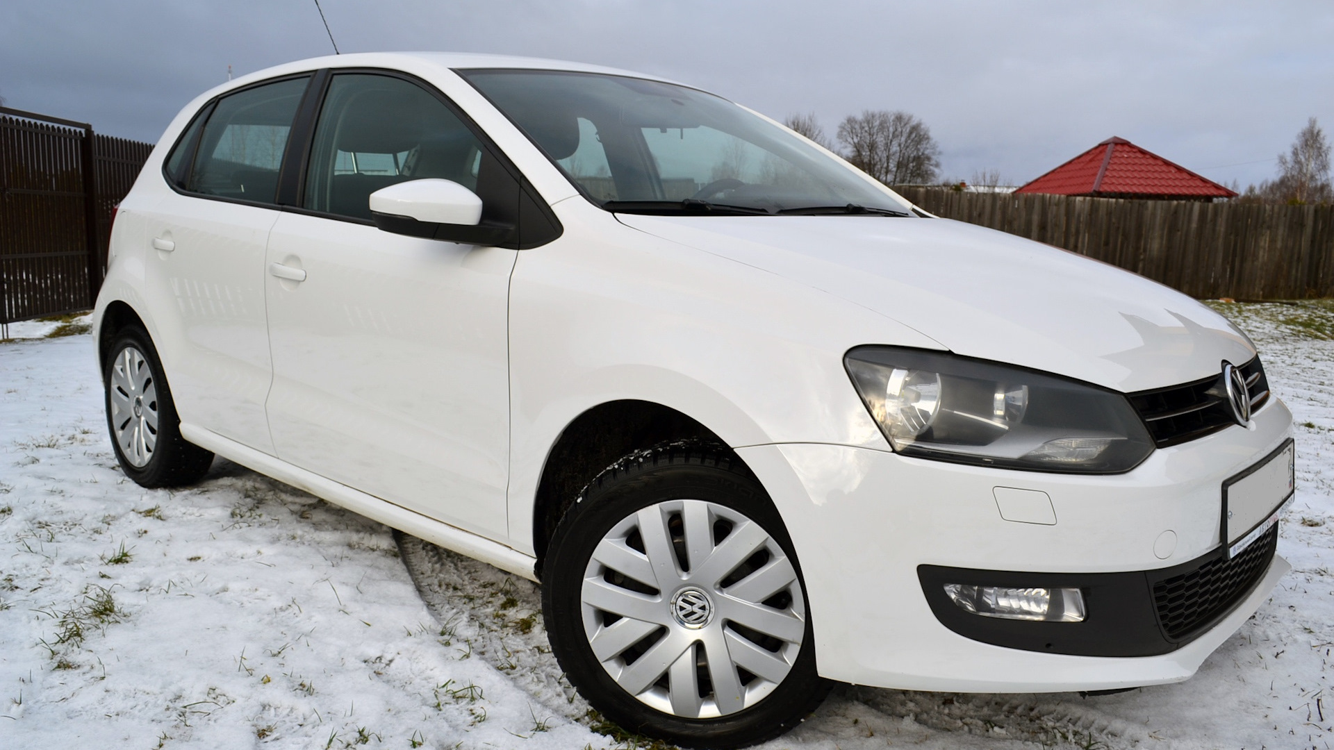 Volkswagen polo б у авито. Volkswagen Polo 2015 белый. Фольксваген поло 2011. VW Polo 1.0. Поло 1.2 2011.