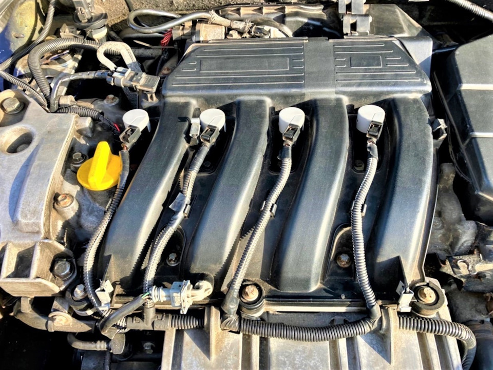 Замена катушек зажигания. — Renault Laguna II, 1,8 л, 2002 года ...