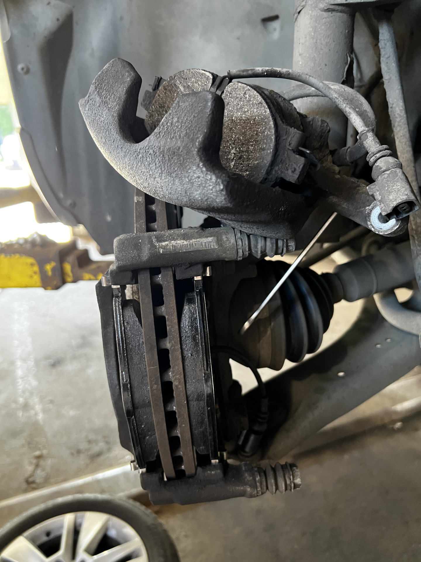 Колодки FERODO и тормозная VW — Skoda Karoq, 1,4 л, 2020 года ...