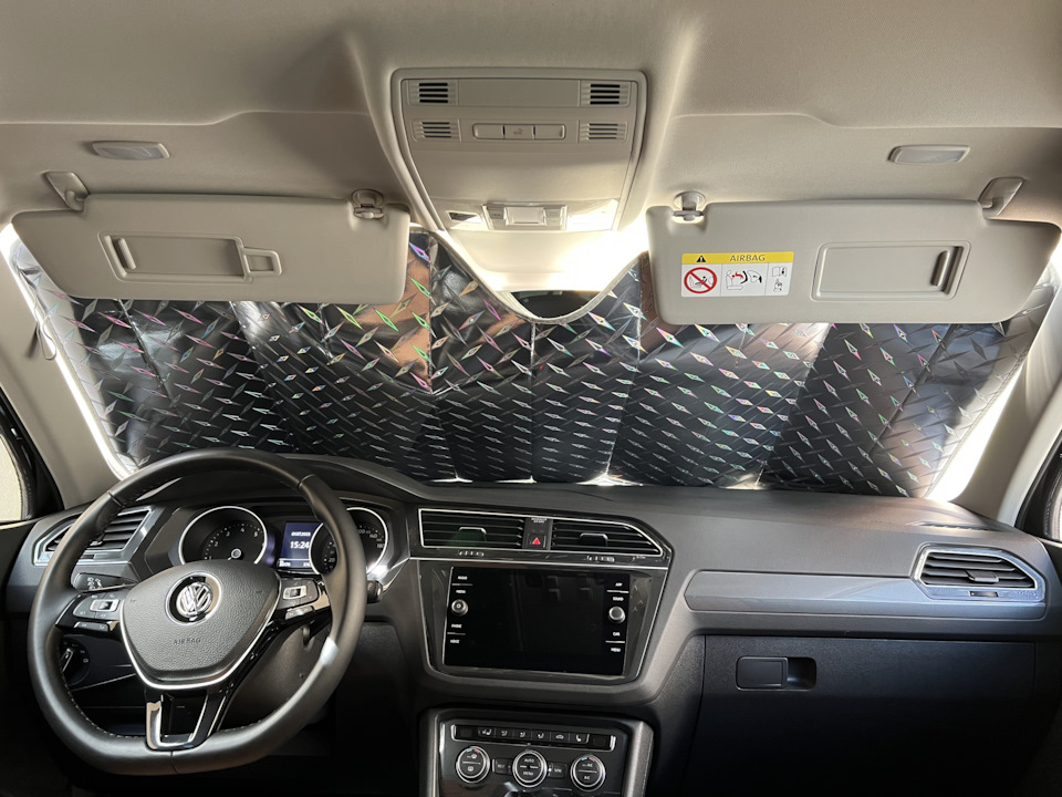 Солнцезащитная шторка на лобовое стекло — Volkswagen Tiguan (2G), 2 л ...