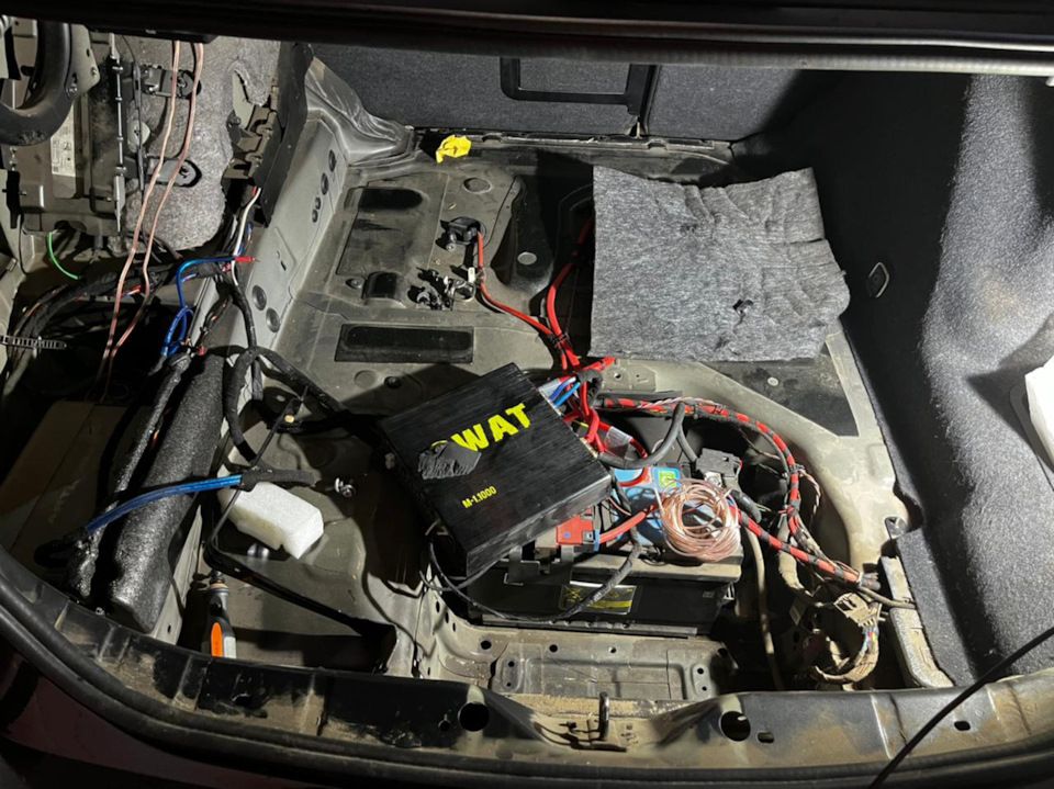 Сгорел сабвуфер и моноблок — BMW 5 series (F10), 2,5 л, 2011 года ...