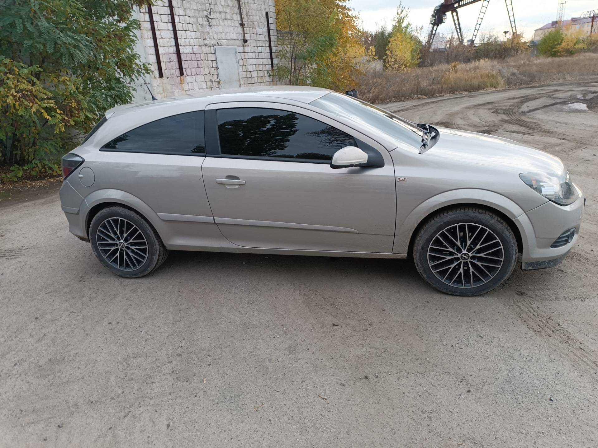 Тонировка — Opel Astra H GTC, 1,6 л, 2007 года | аксессуары | DRIVE2