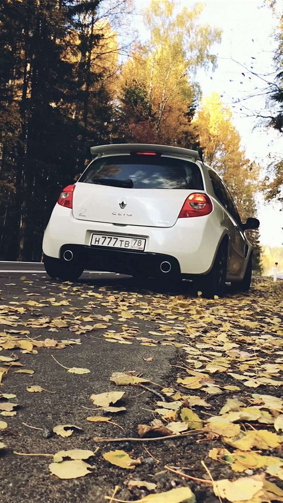 Clio 🍂 Autumn — Renault Clio III Sport, 2 л, 2011 года | видео | DRIVE2