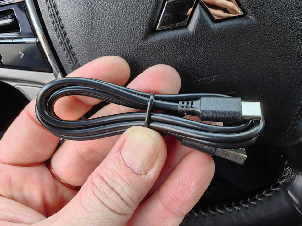 20 — Mitsubishi Outlander (3G)