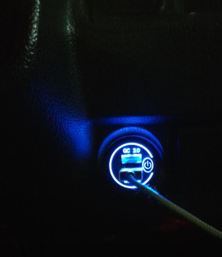 USB зарядка вместо прикуривателя — Ford Maverick II, 3 л, 2005 года ...