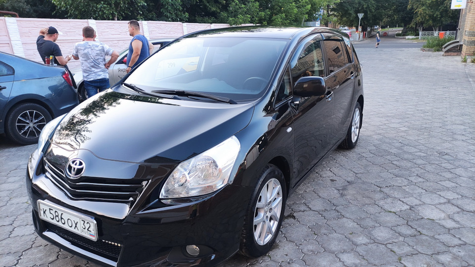 Toyota Verso Спокойная коровка
