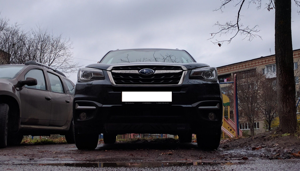 Тёмный верх, светлый низ. — Subaru Forester (SJ), 2,5 л., 2016 года .