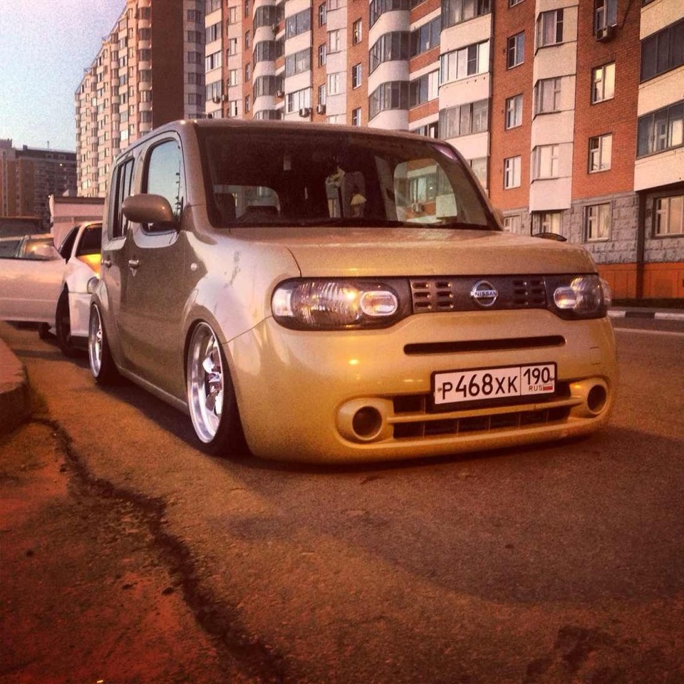 Nissan Cube z12 stance