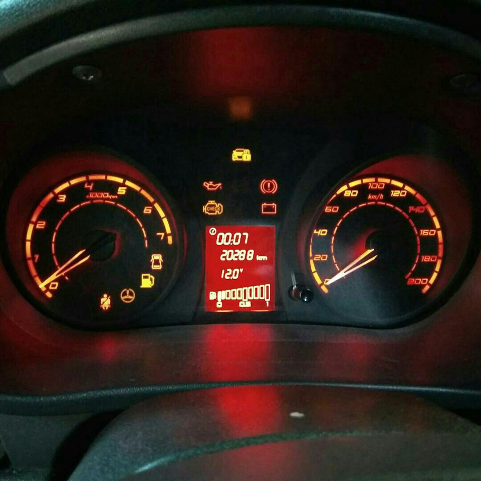 Пересвет панели Лада Гранта в комплектации Норма. — DRIVE2