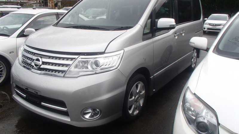 Nissan Serena c25 Highway Star