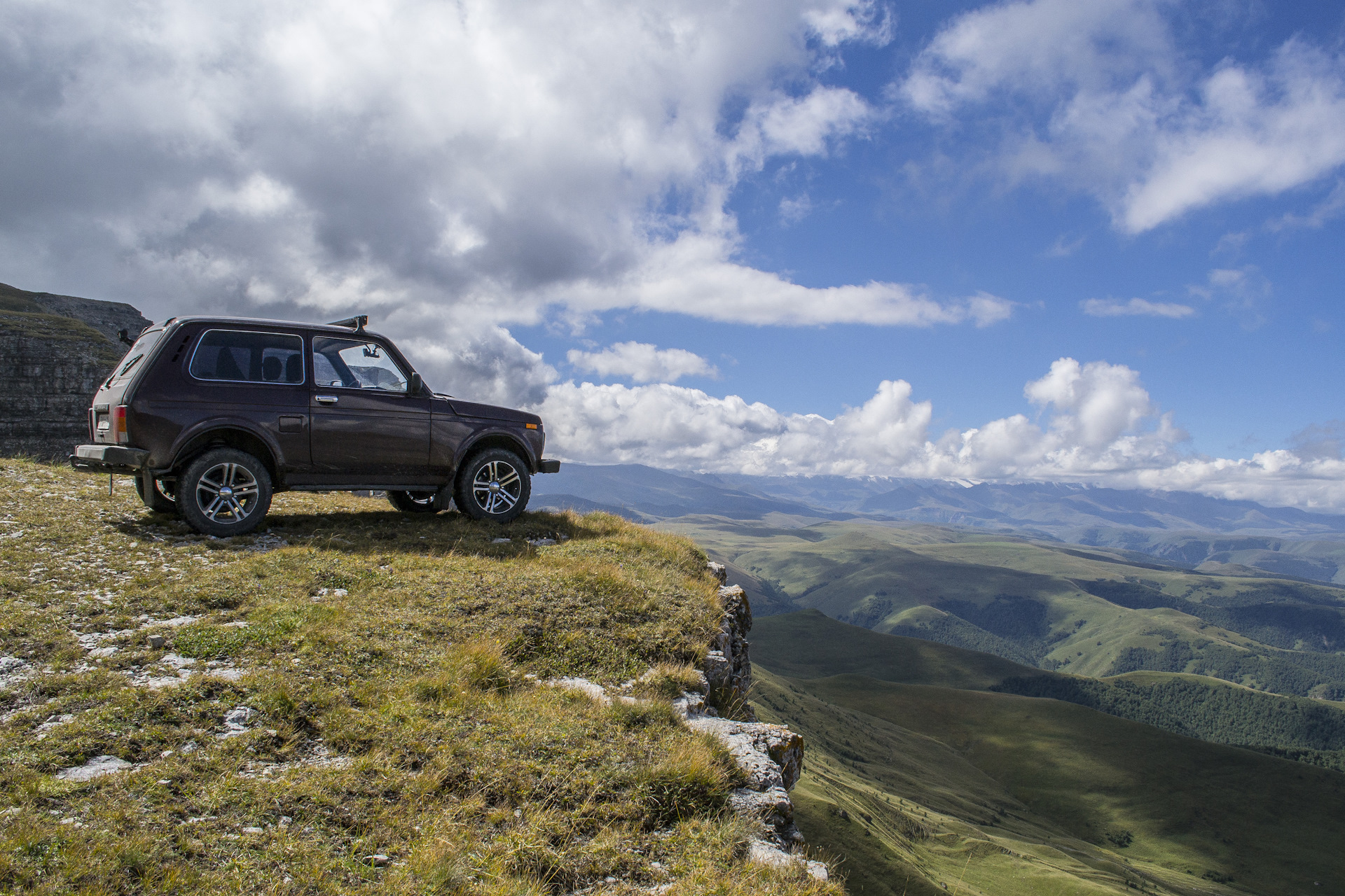 Нива 4x4 по лесам