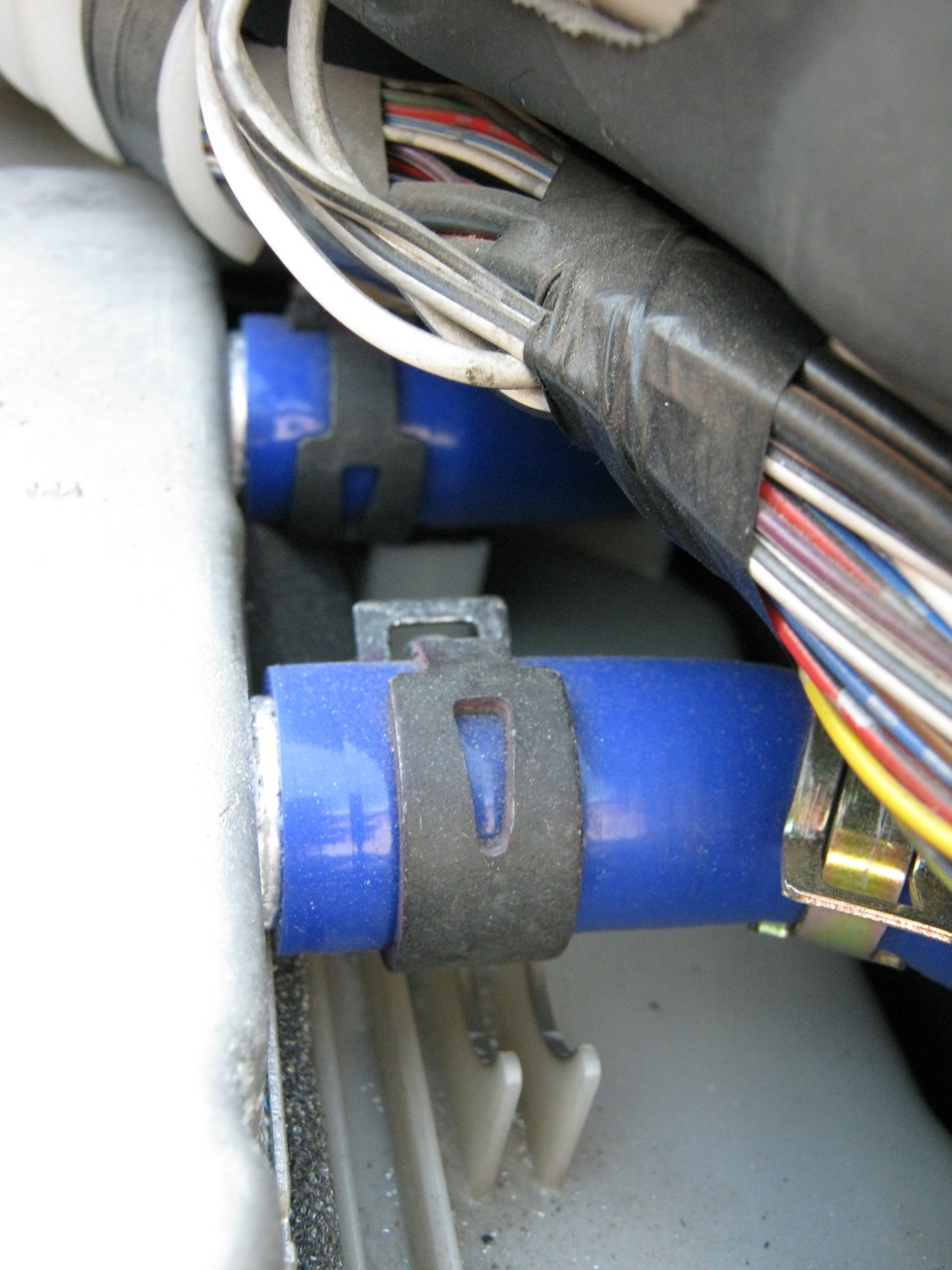 Радиатор печки после года замены — Toyota Mark II (90), 2,5 л, 1995 ...