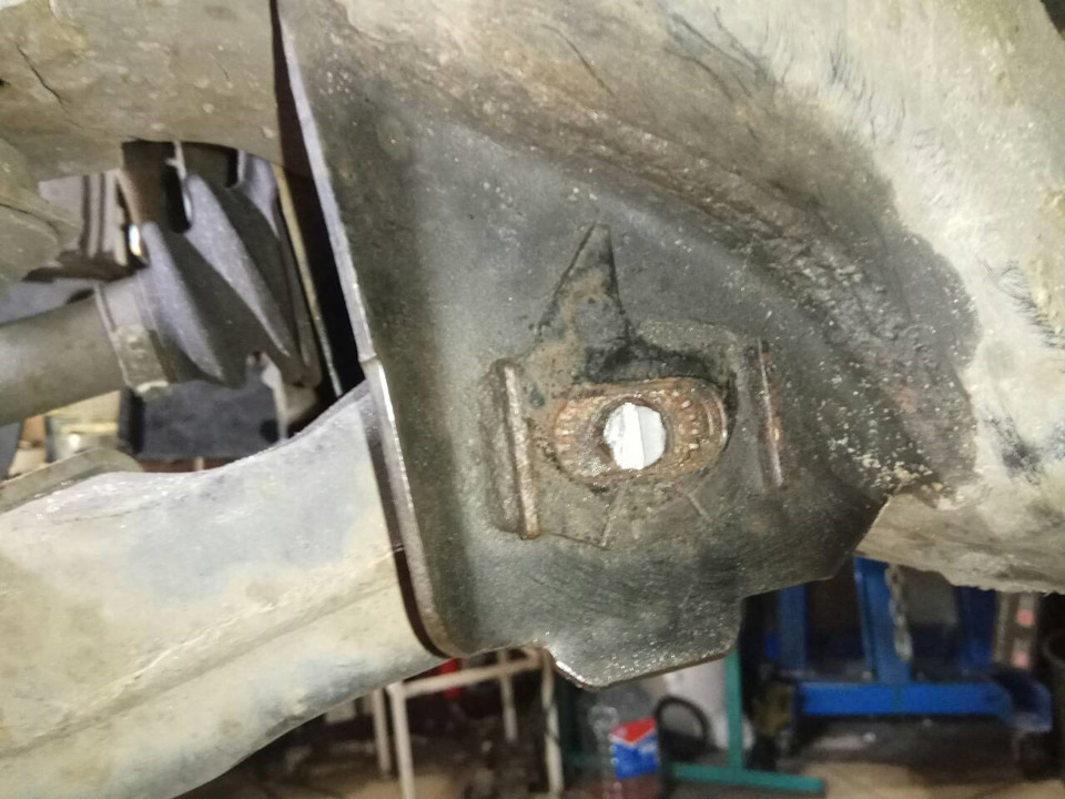 Пила рулит — Toyota Fortuner (1G)