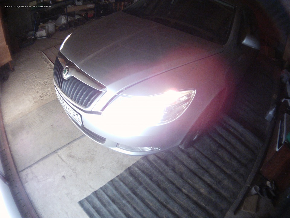 Лампы в ближний — Skoda Octavia A5 Mk2, 1,4 л, 2010 года | стайлинг ...