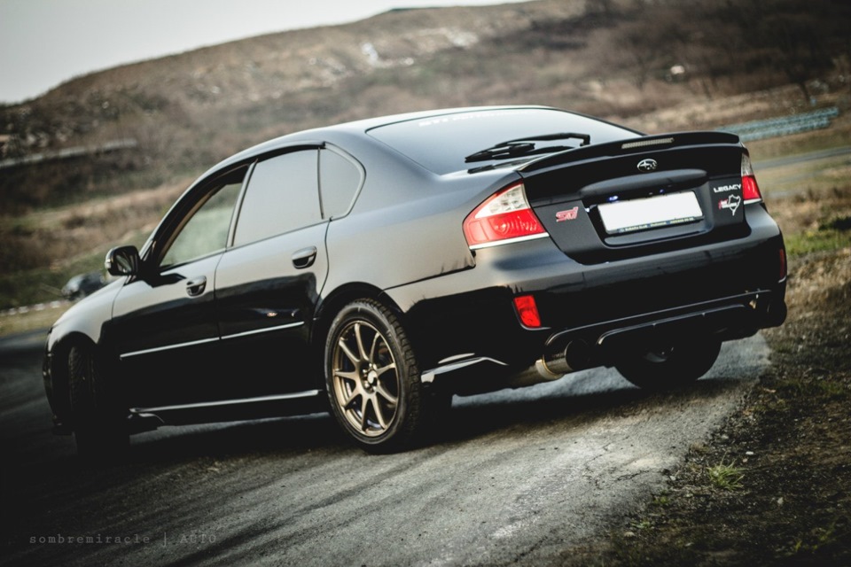 Subaru legacy spec b отличие