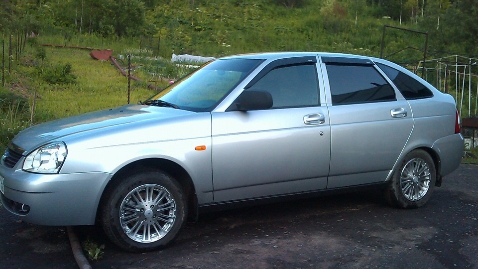 Треск в районе амортизаторов 5-ой двери — Lada Приора хэтчбек, 1,6 л ...