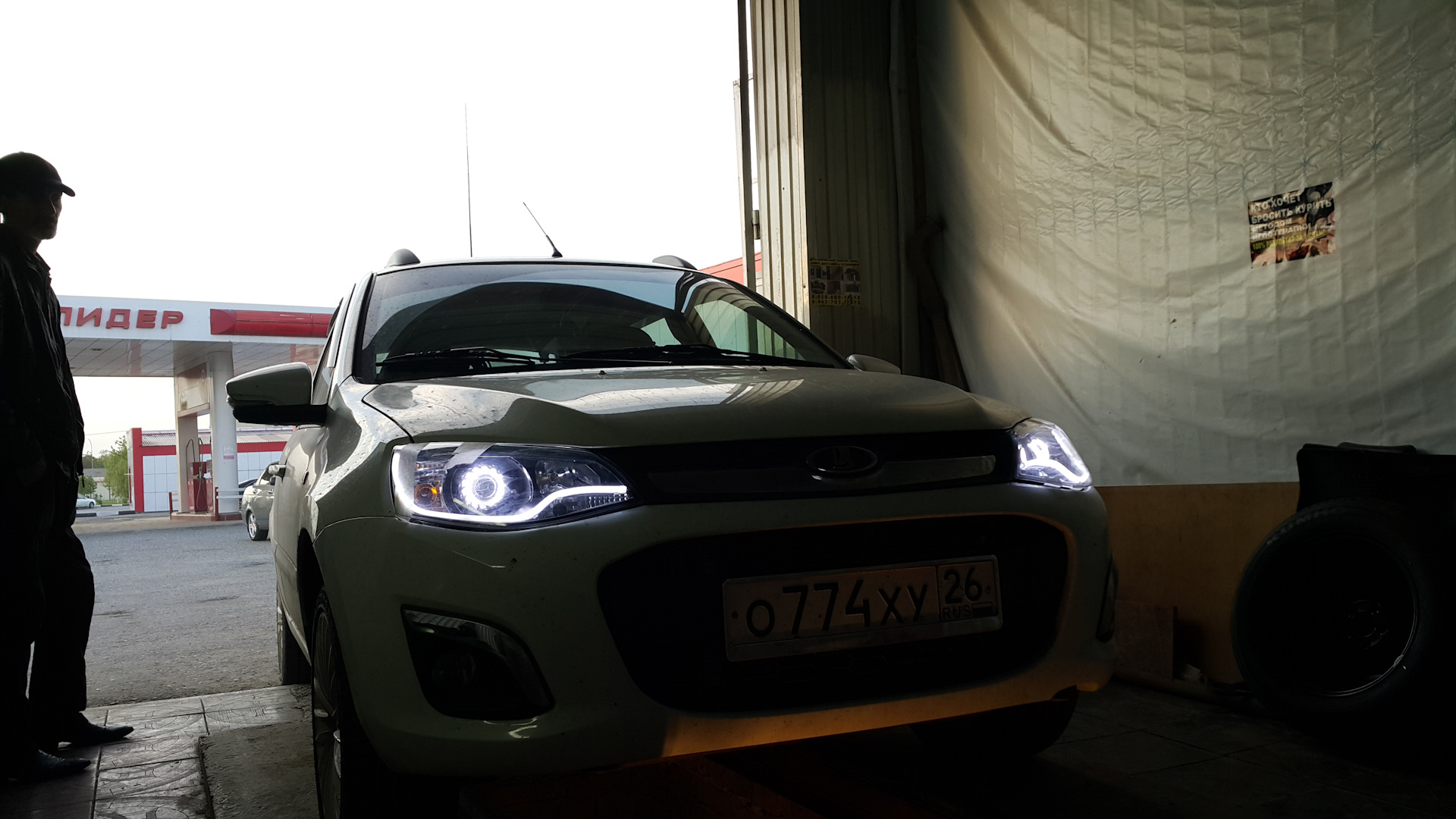 Установка Би-линз и светодиодной ленты с функцией поворотника в родные ...