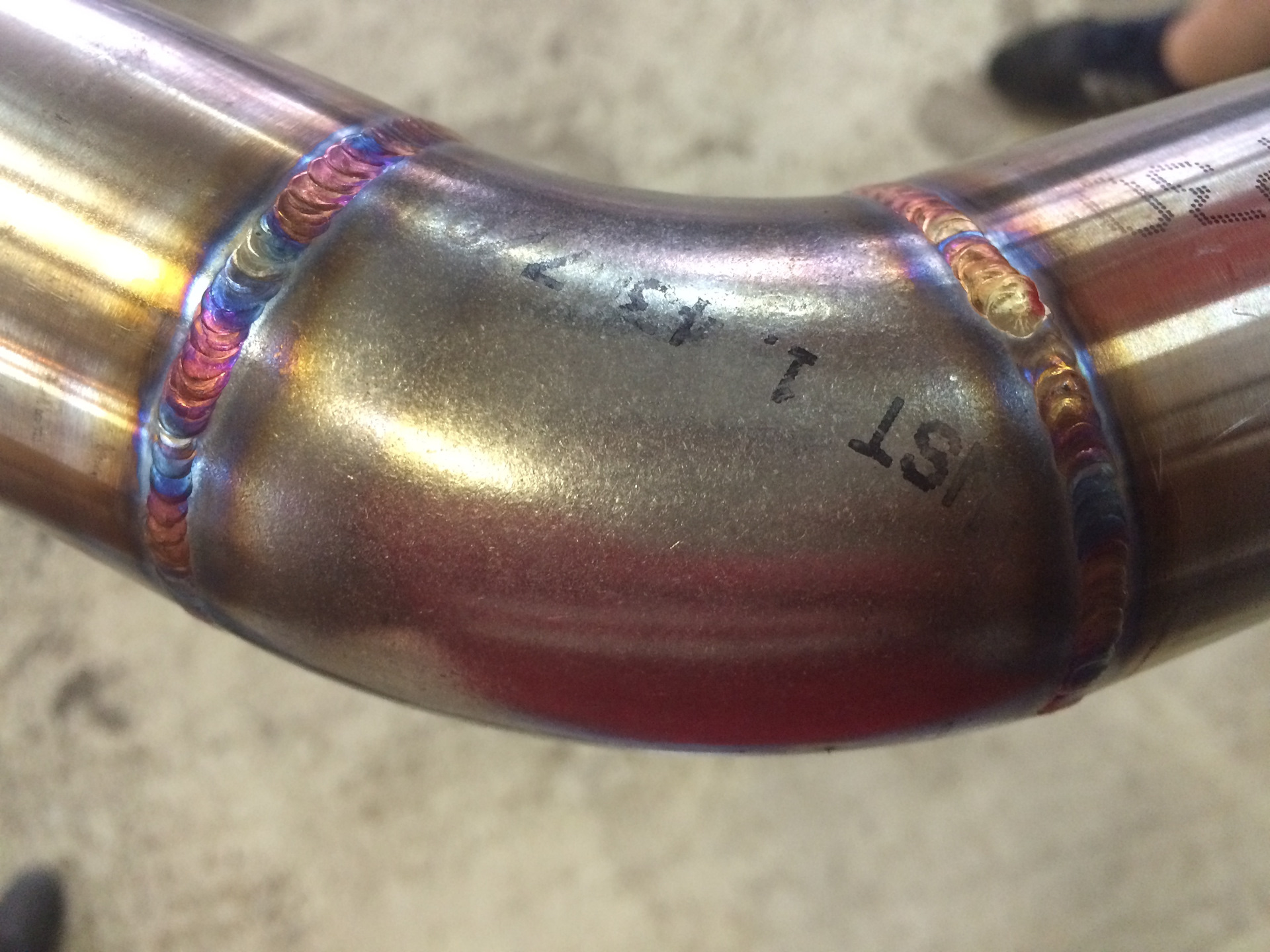 Выхлоп на заказ. Выхлоп на заказ. Выхлоп из нержавейки. Выхлопная из нержавейки. Система выхлопа ленд крузер 200.