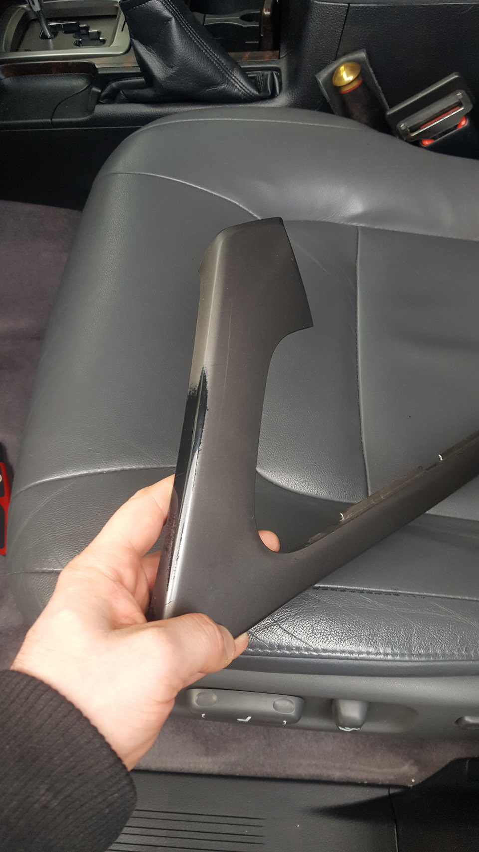 накладка салоной дверной ручки — Toyota Land Cruiser 200, 4,5 л, 2010 ...