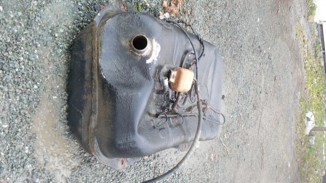 Первая поломка. Поставил крышку бензобака от ТАЗ 21083 и чем это ...