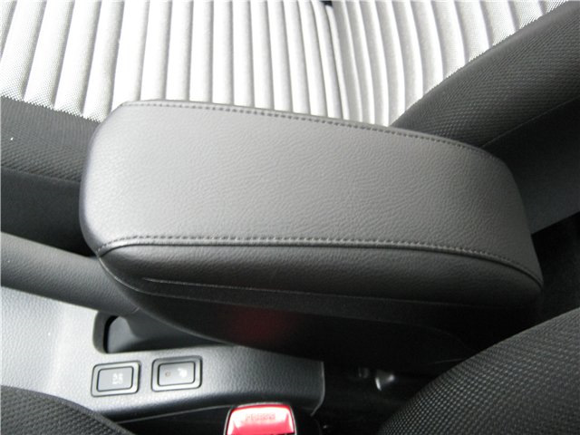 Подлокотник на Suzuki SX4