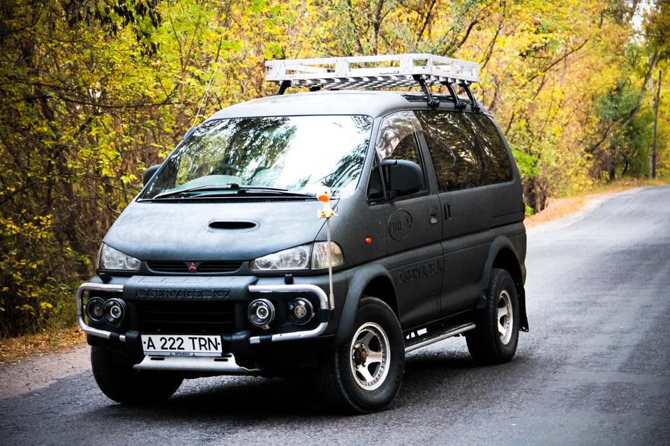 Mitsubishi delica фотографии