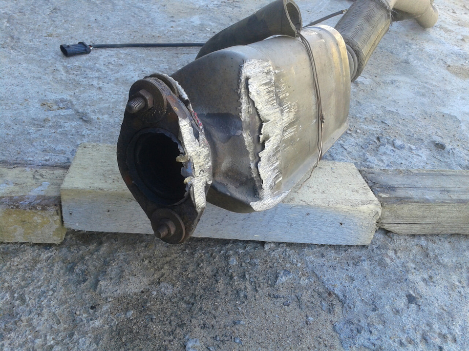 Оторвался глушитель((( — Opel Vectra B, 2 л, 1998 года | поломка | DRIVE2