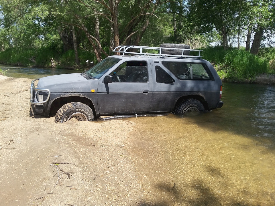 Не зная броду, не лезь в воду) — Nissan Terrano I, 2,7 л, 1989 года ...