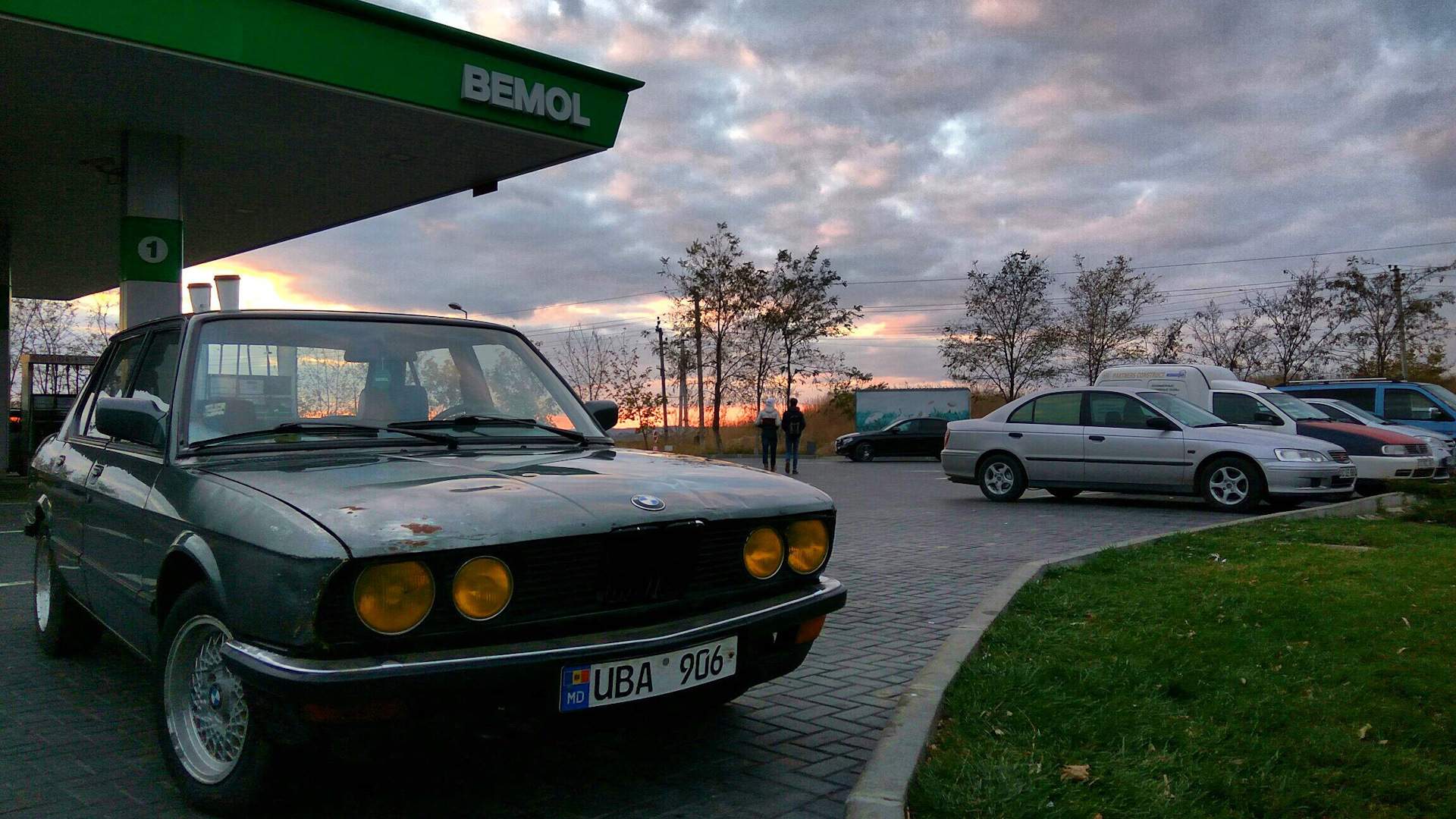 BMW 5 series (E28) 2.7 бензиновый 1986 | 525е 