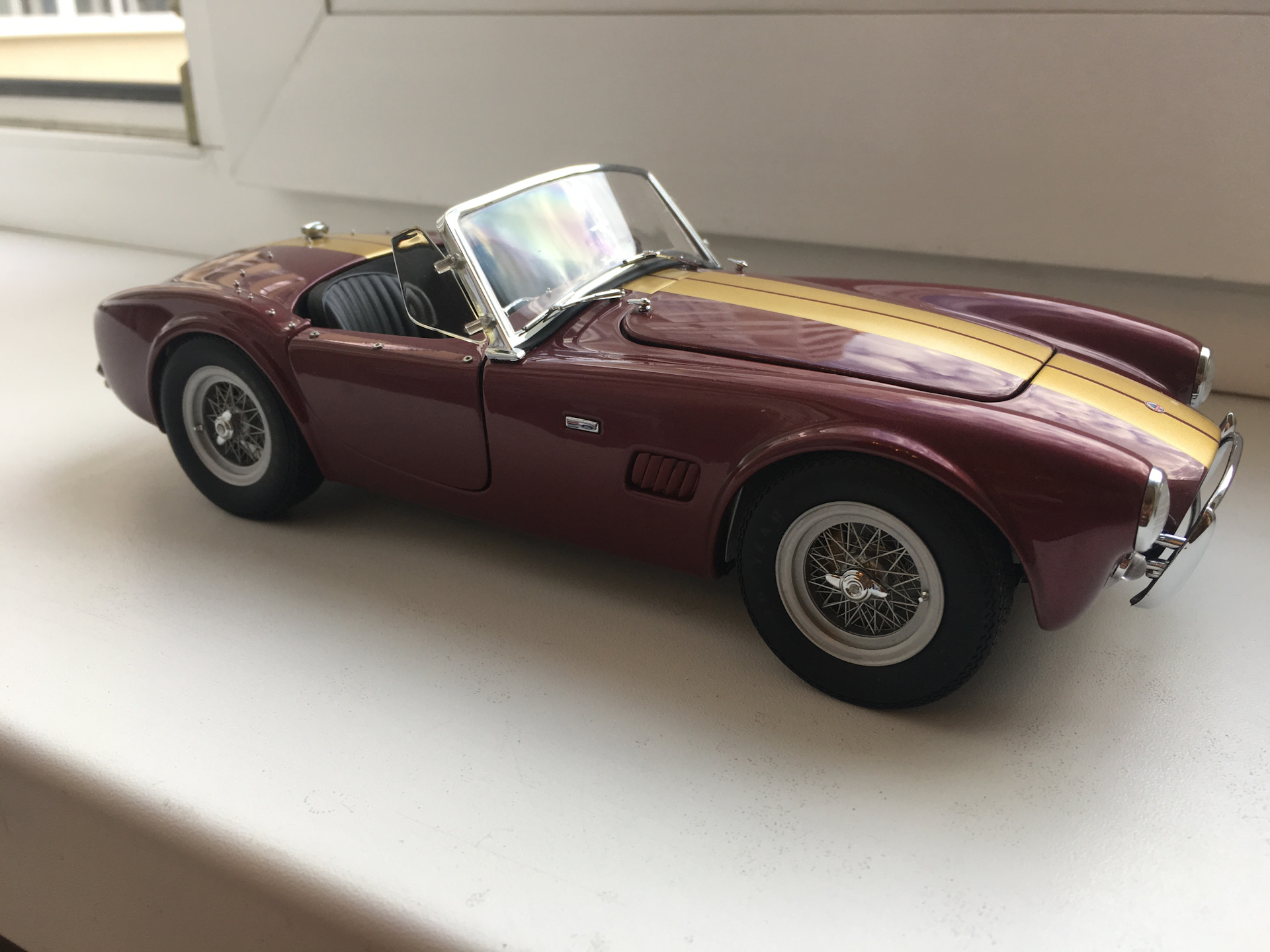 1/18 EXOTO シェルビー コブラ 289 セブリング 1963 1/18 EXOTO シェルビー コブラ 289 セブリング 1963