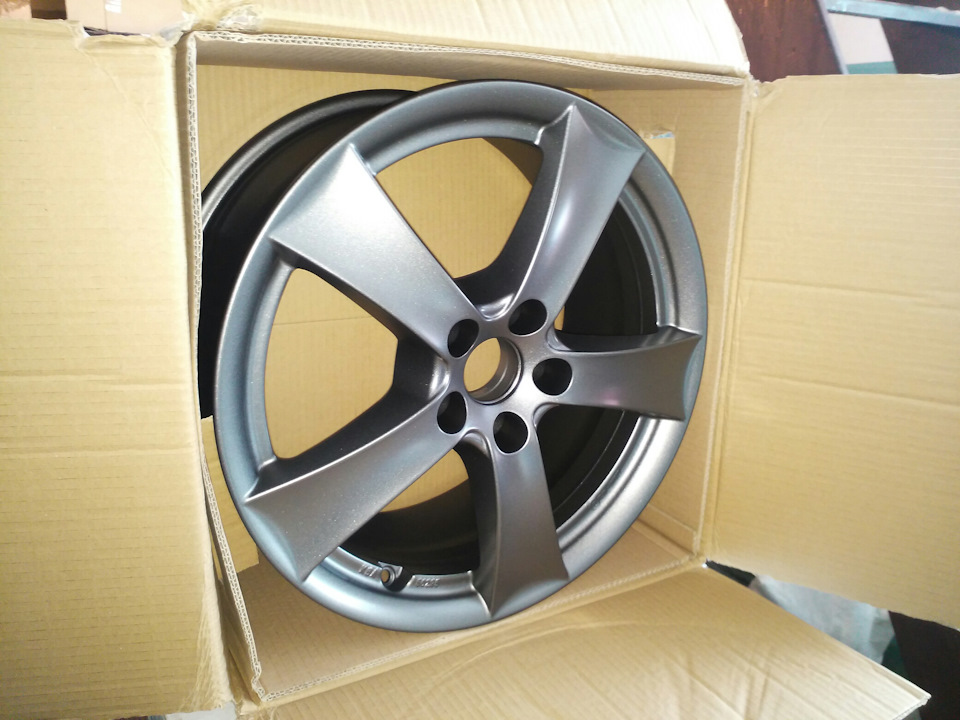 Диски Dezent 17" — Ford Kuga (2G), 2 л, 2013 года | колёсные диски | DRIVE2