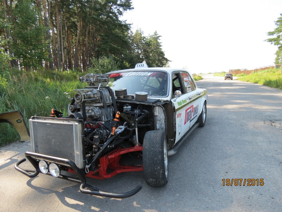 Газ 3110 вал канал. Газ волга v8. Волга змз v8. Заехали на волге v8 куда не следовало. Волга 24 v8 вал канал.